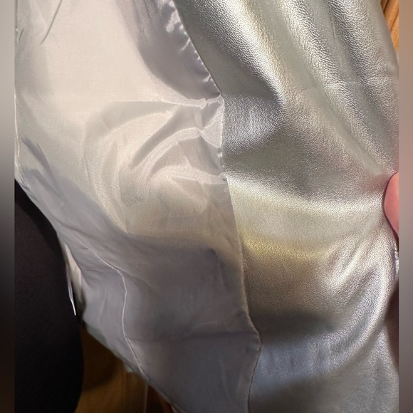 NWT Vigoss size small faux leather silver metallic blazer - Picture 8 of 10